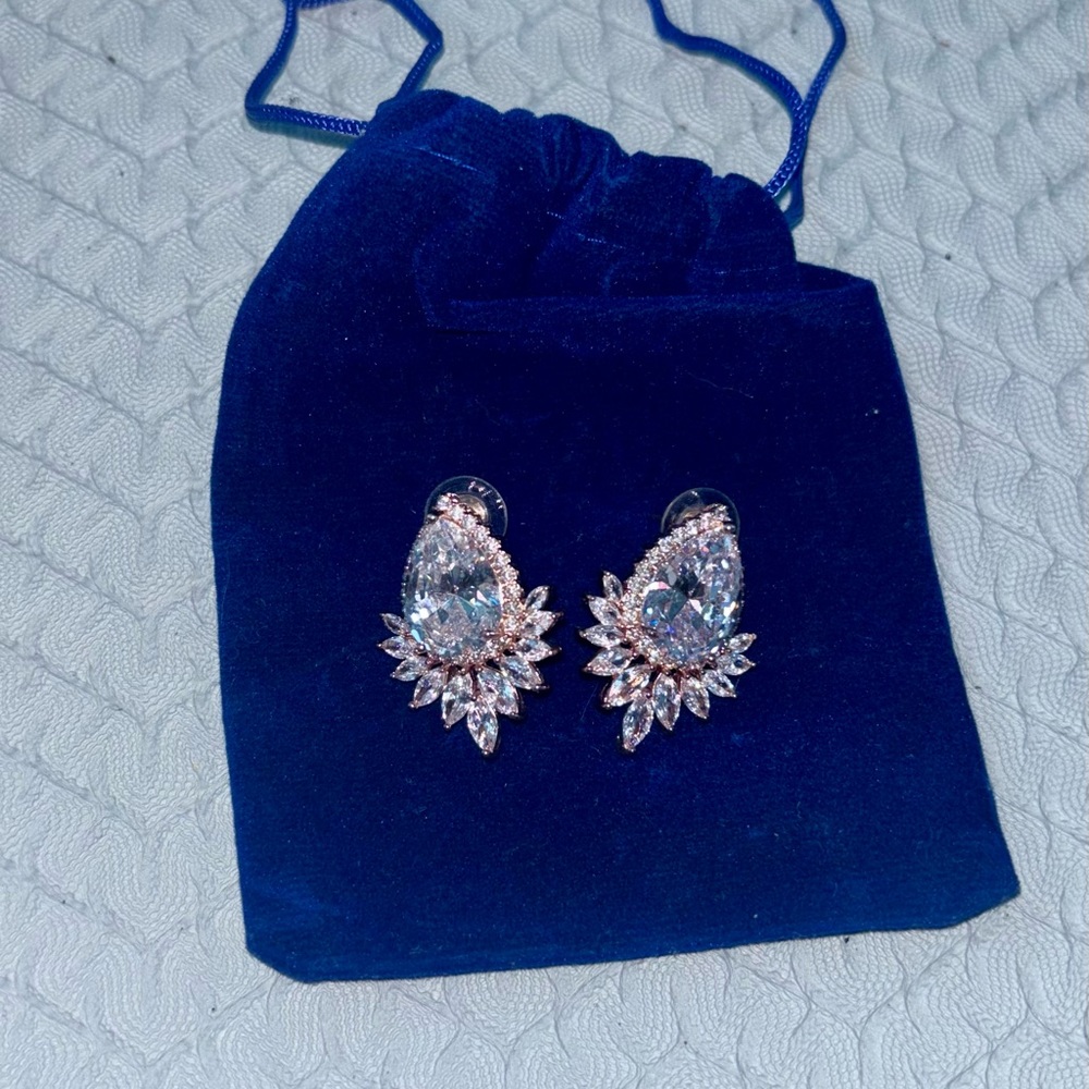 Wedding earrings